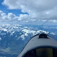 Flugwegposition um 12:29:48: Aufgenommen in der Nähe von Gemeinde Aurach bei Kitzbühel, Aurach bei Kitzbühel, Österreich in 2737 Meter